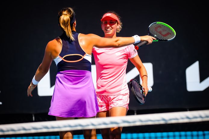 Elise Mertens heeft zich aan de zijde van de Wit-Russin Aryna Sabalenka geplaatst voor de finale van het dubbelspel op de Australian Open.