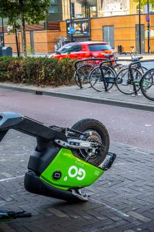 GO Sharing breidt als een olievlek uit: mag dat zomaar, deelscooters en -fietsen neerzetten voor de verhuur?
