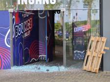 Glazen deur van Bounce Valley in Delft vernield