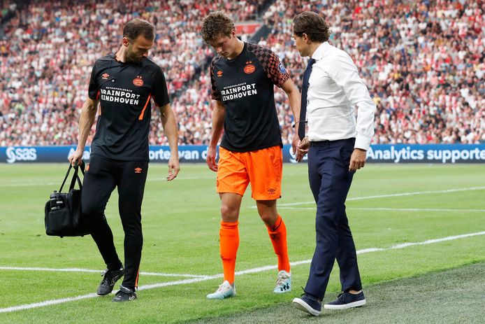Sam Lammers liep op 27 juli 2019 een kruisbandblessure op tijdens Ajax - PSV (2-0) in de strijd om de Johan Cruijff Schaal.