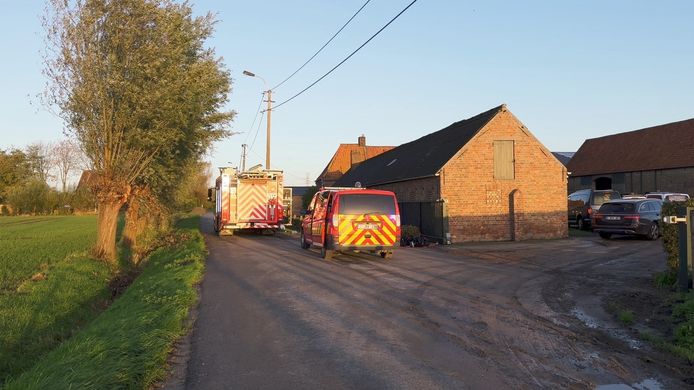 De brandweer rukte voor een tweede keer in enkele dagen tijd uit naar de boerderij in Sint-Pieters.