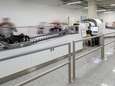 Nog sneller vliegtuig in: bij Rotterdam The Hague Airport hoeven vloeistoffen straks niet meer uit handbagage 