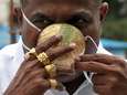 Indiër telt 3.500 euro neer voor gouden mondmasker: “Niet zeker of het mij tegen het coronavirus beschermt”