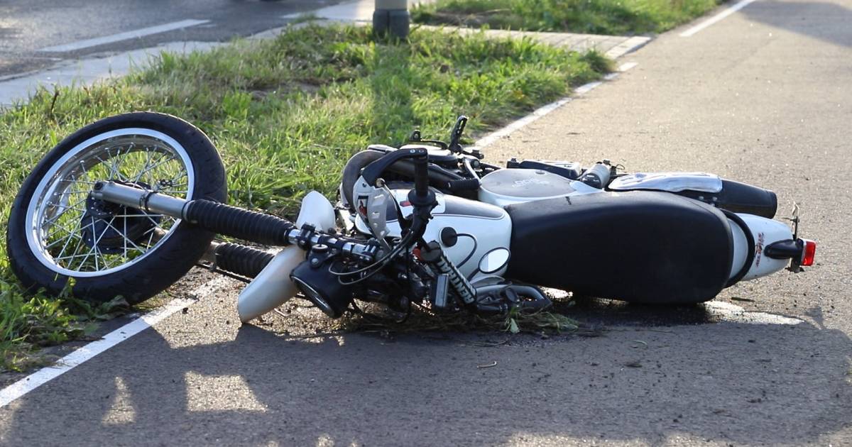 Meer brokken met de bromfiets: veel meer botsingen met voetgangers en voorwerpen.