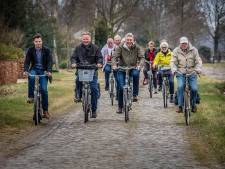 'Fietsambassadeur' laat raad over gevaarlijke fietspaden in Roosendaal fietsen