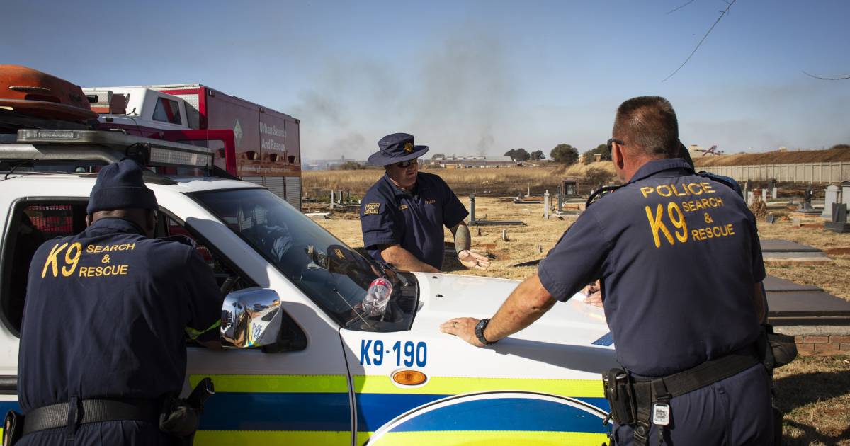 Truck ramt tijdens inhaalmanoeuvre een minibusje met schoolkinderen in Zuid-Afrika: 21 doden