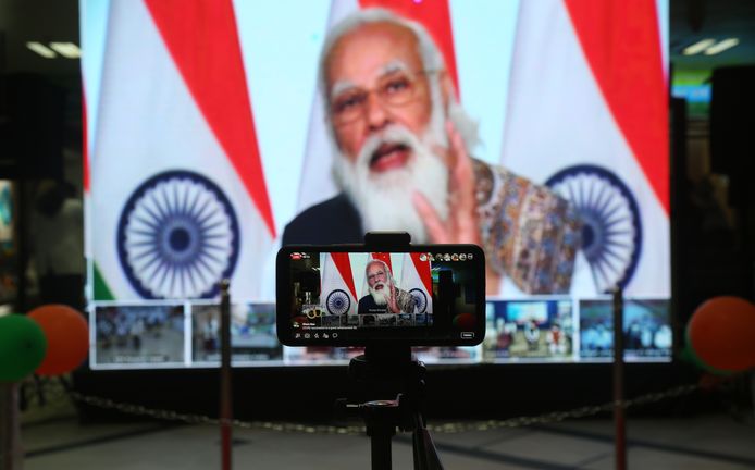 Premier Narendra Modi spreekt het land toe bij het begin van de vaccinatiecampagne.