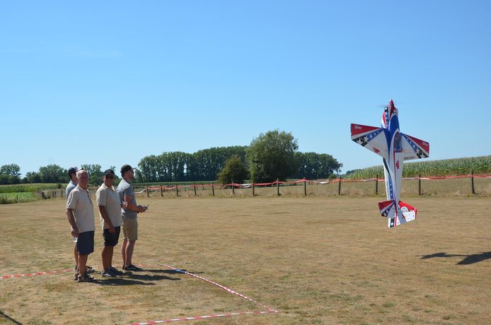 De fly-in van de 20-jarige modelluchtvaartclub 'The Little Wings’ uit Heldergem (Haaltert).