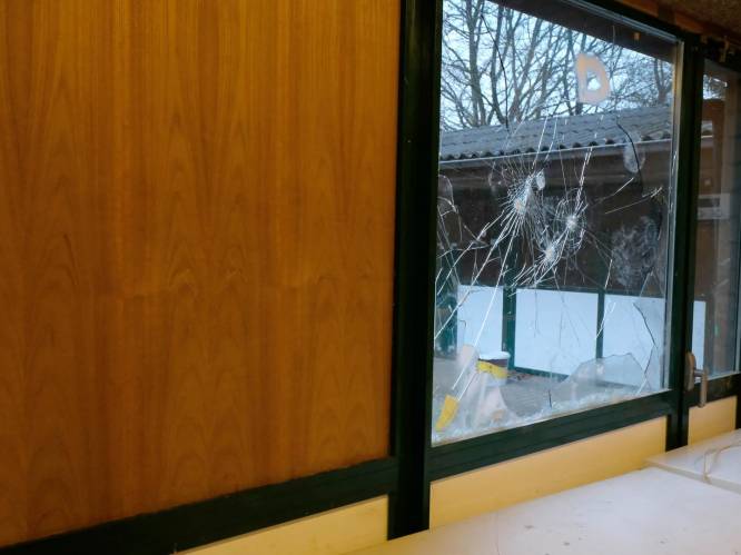 Ruiten Sint-Theresiaschool Rollegem ingegooid door vandalen: jongste daders zijn leerlingen van 8 en 9 jaar