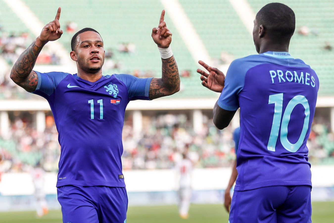 Memphis Depay Na Vakantie Even Terug In Moordrecht Foto Ad Nl