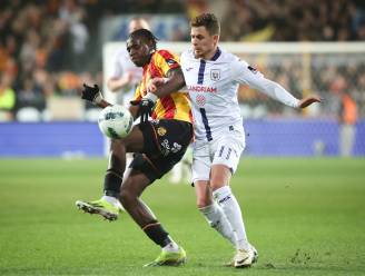 Ngal’ayel Mukau maakt indruk op het middenveld van KV Mechelen: “Ik zit steeds beter in mijn vel”