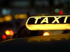 Zestien mannen aangehouden voor illegaal taxivervoer in Eindhoven en Den Bosch 