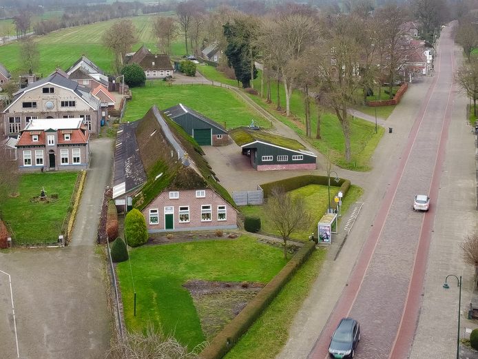 Voor de boerderij aan de Oude Rijksweg 457 ligt er een plan om een supermarkt  met appartementen te bouwen.