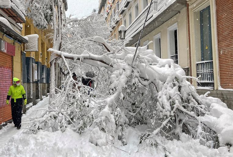 Vier Doden Door Winters Noodweer Spanje Hevigste Sneeuwval In Decennia Trouw