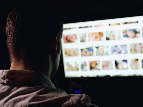 Honderden advertenties van oplichters gespot op sites voor sekswerkers: zo is een oplichter te herkennen