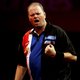 Van Barneveld verpulvert Anderson op weg naar laatste 8