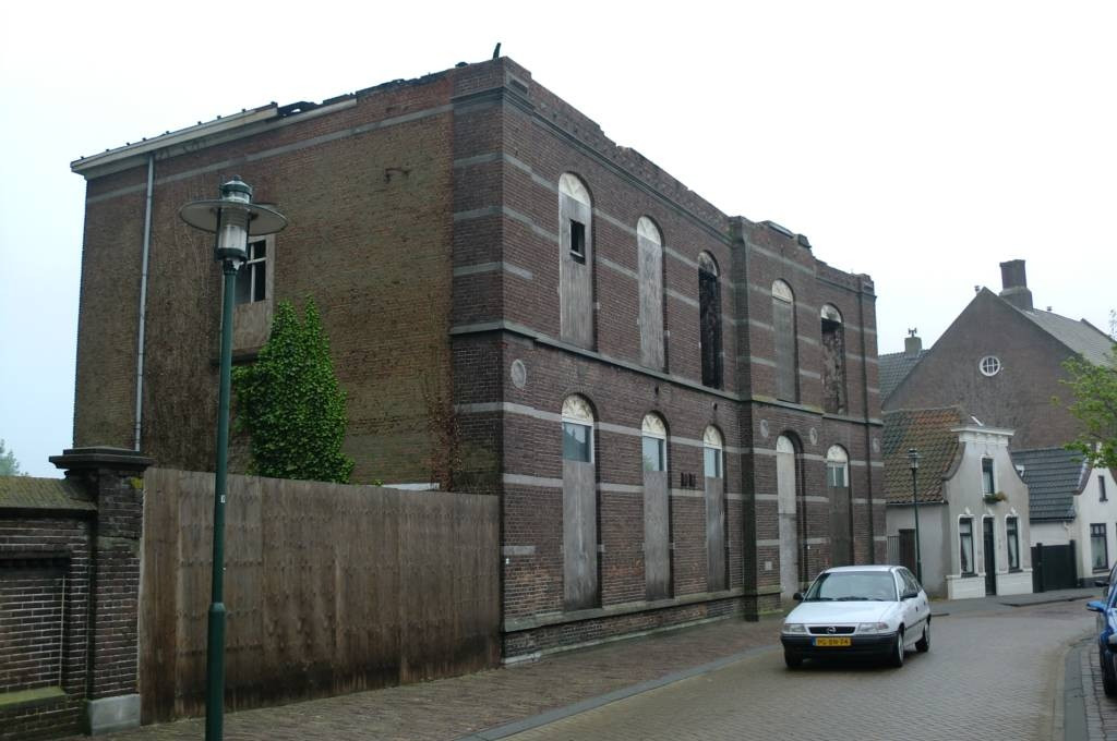 Geen gevaar voor instorten klooster Oud Gastel Foto AD.nl