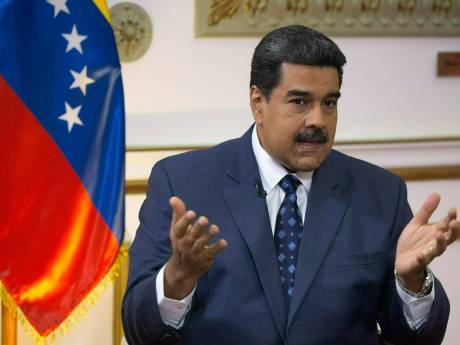 Venezolaanse president Maduro sluit grenzen voor hulpgoederen