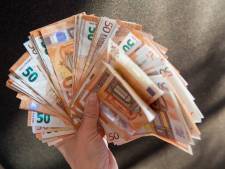 Eerlijke vinder brengt 1000 euro cash naar de politie: ‘Een 10 voor eerlijkheid en een zuiver geweten’