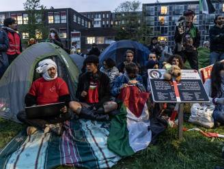 Bezetting Universiteit van Amsterdam: politie roept op om weg te blijven