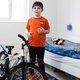 Emre Berk (7) staat graag in het middelpunt van de aandacht