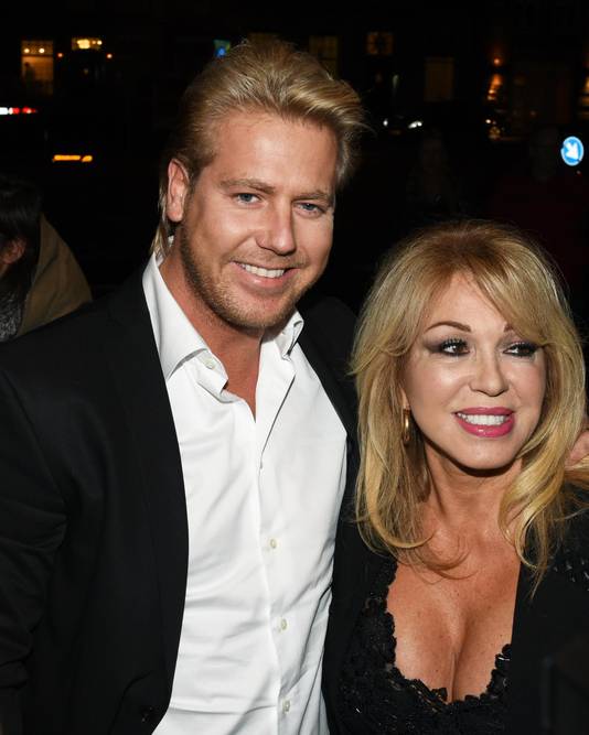 Tijl Heeft Romance Met Tv Collega Patricia In Rolstoel Gossip