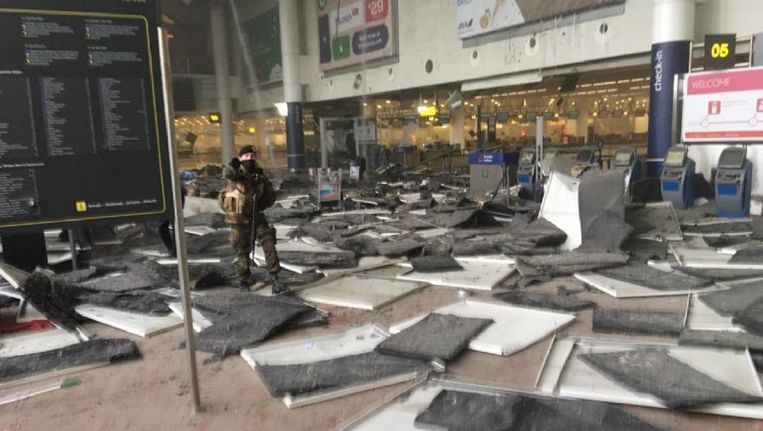 Ravage in de vertrekhal Beeld Twitter