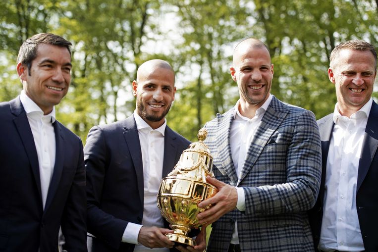 kleding Voorbeeld Verplicht AZ en Feyenoord zien geen favoriet in gouden bekerfinale | Trouw