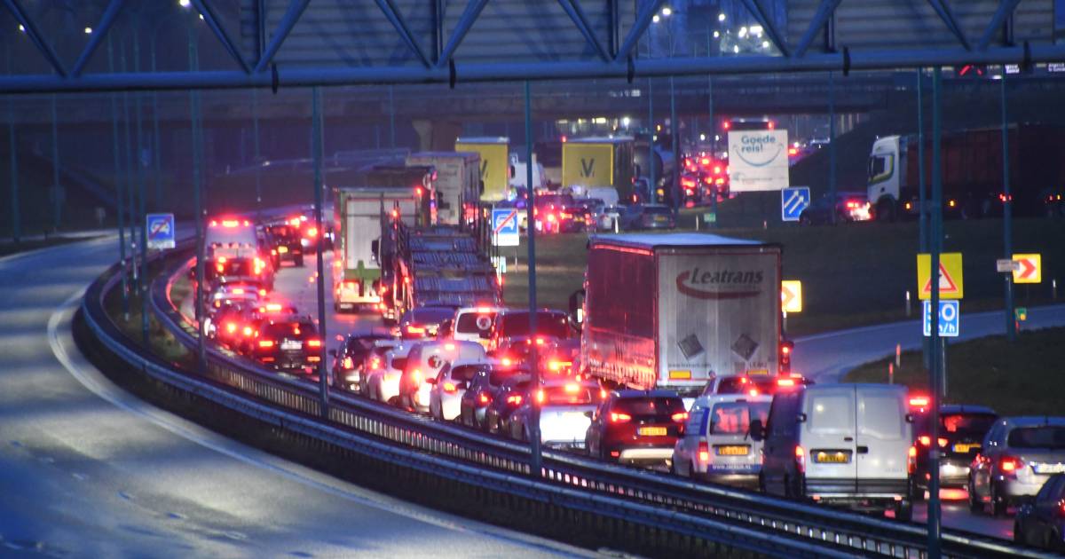 Westerscheldetunnel weer volledig open na ongeluk.