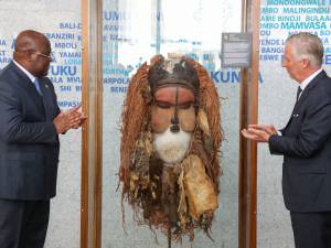 Un masque sacré, restitué au Congo par la Belgique, réveille les violences interethniques 