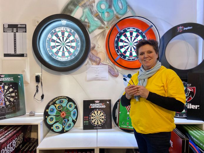 Kroegbazin opent eigen dartswinkel “In mijn café is de sport razend