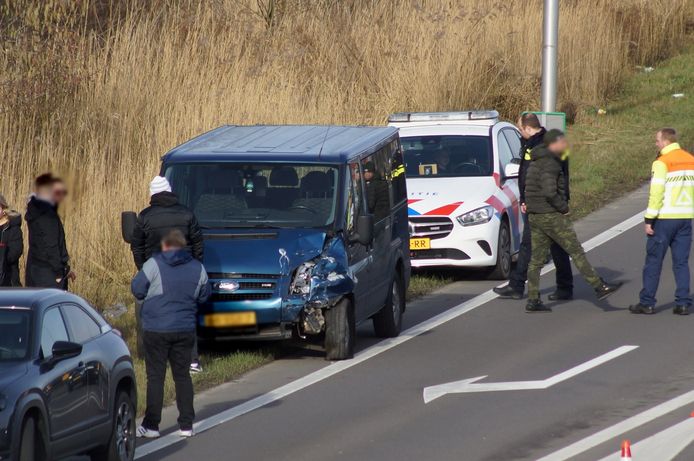 Botsingen op de Midden-Brabantweg.