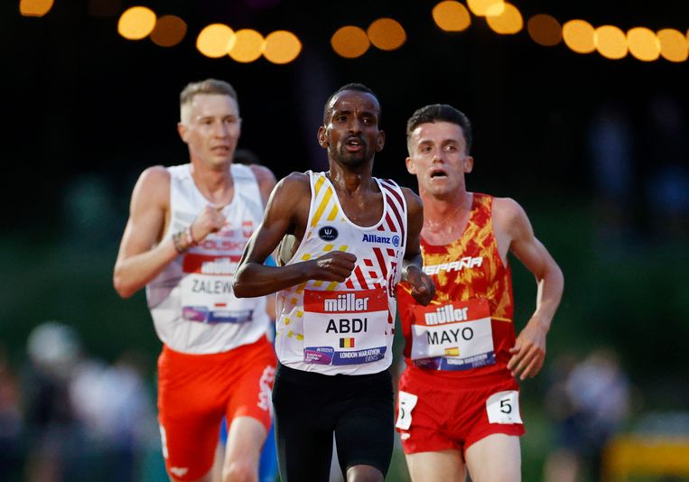 Bashir Abdi loopt in Birmingham tijdens de European Cup. Beeld Action Images via Reuters