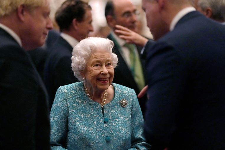Queen Elizabeth, hier met premier Boris Johnson in Windsor Castle op 19 oktober.  Beeld REUTERS