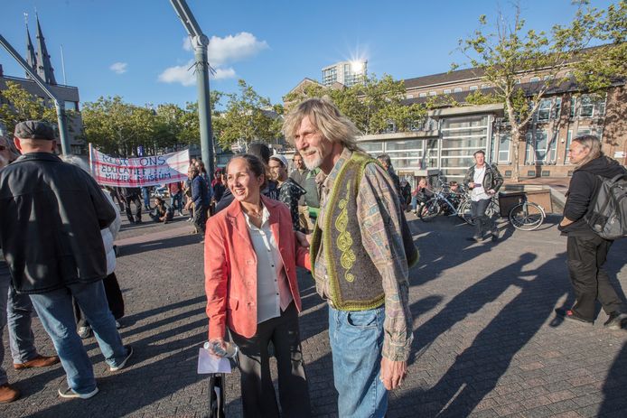Geert Tiersma en Marleentje Weismann tijdens de demonstratie in september tegen de plannen van wethouder Schreurs.
