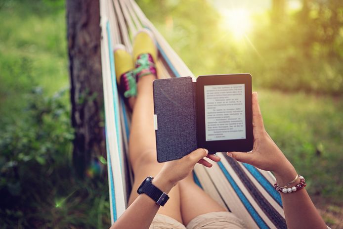 Met je e-reader neem je een hele bibliotheek mee op reis.