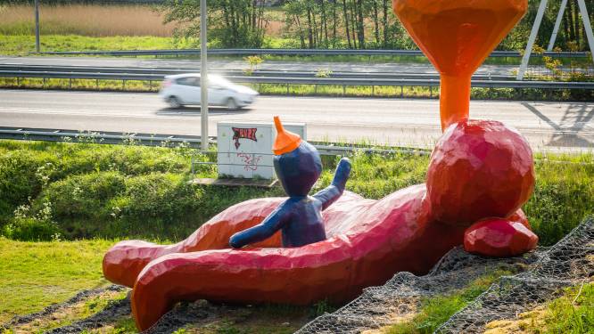 Familiegeluk langs A27 ruw verstoord: rode trechterman verliest zoontje