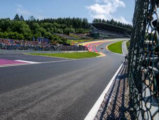 Zware crash op Spa-Francorchamps: race stilgelegd, coureurs in orde