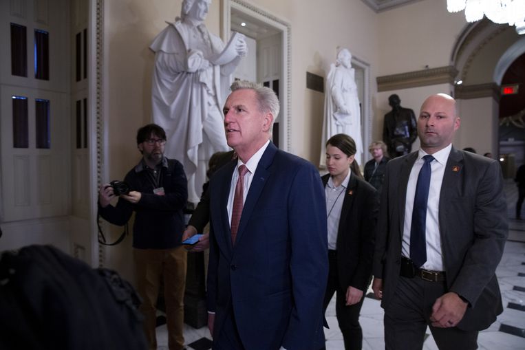 Kevin McCarthy, de Republikeinse voorzitter van het Huis van Afgevaardigden vlak voor de stemming over het onderzoek naar de federale overheid. Beeld ANP / EPA