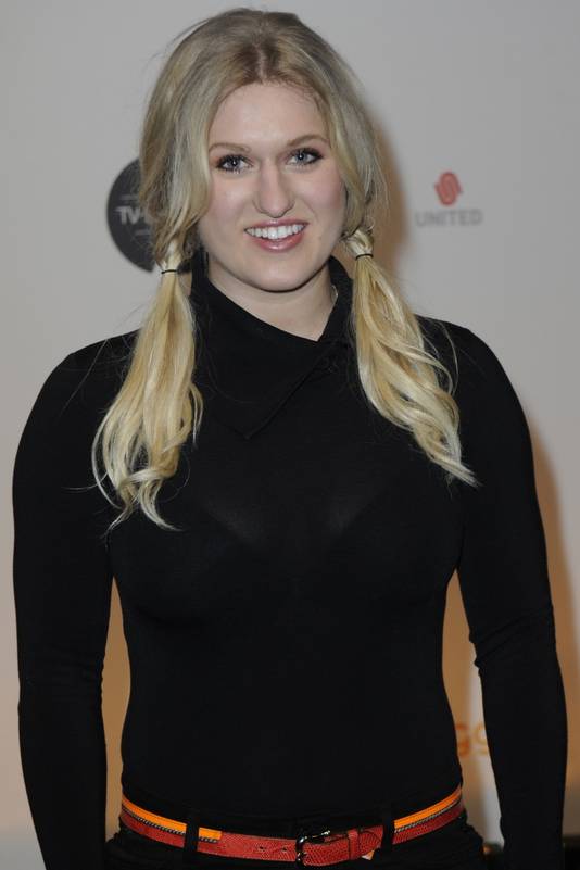 Britt Dekker woedend op vernielers 'roze vriend' | Sterren | AD.nl