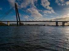 Defecte Eilandbrug zorgt voor ‘opgesloten’ schepen bruine vloot: ‘Je houdt je hart vast als zoiets midden in het seizoen zou gebeuren’