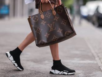 Louis Vuitton blaast 200 kaarsjes uit. Onze moderedacteur schetst hoe het luxemerk de wereld veroverde: “Al op zijn 14e trok Vuitton naar Parijs”