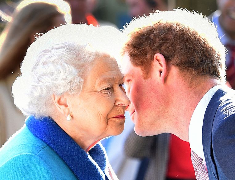 Aandoenlijk: prins Harry vertelt liefdevol over zijn grootmoeder, koningin Elizabeth Beeld Getty Images