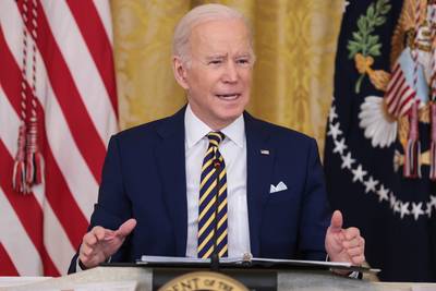 Biden: “Moskou zal strenge gevolgen ondervinden als het diplomatie weigert”