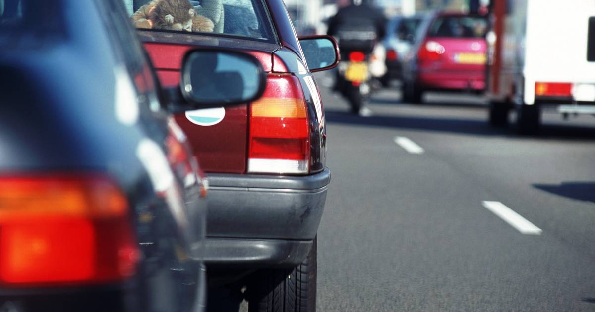 Drie kwartier vertraging op A2 bij Zaltbommel door ongeluk.