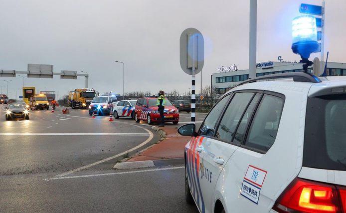 Bij het ongeluk waren drie voertuigen betrokken.