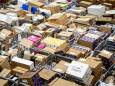 Medewerker PostNL betrapt bij diefstal in sorteercentrum: ‘Vergeten in te leveren bij leidinggevende’   