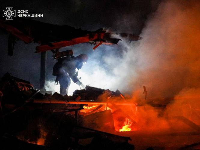 Drie Oekraïense elektriciteitscentrales zwaar beschadigd door aanval met tientallen drones en raketten