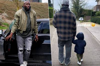 Aan heup gekwetste Romelu Lukaku, die wandeling maakt met zoontje Jordan, haakt af voor Ierland