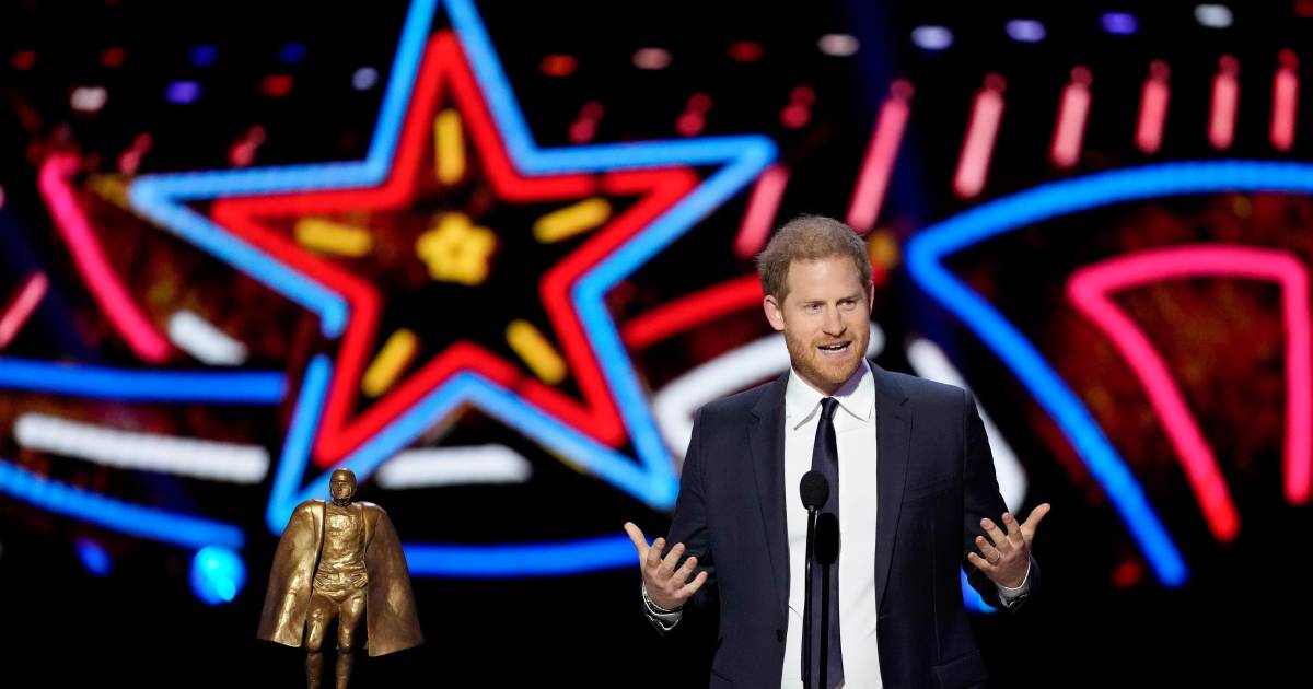 Prince Harry suddenly appears at NFL Honors Hours: 'He took an earlier flight to get to Meghan faster' |  Property